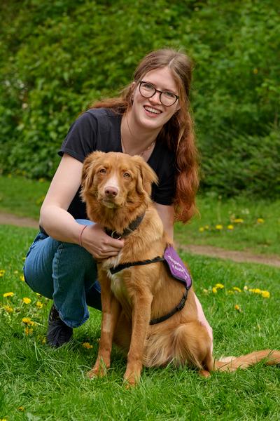 Akani mit Leonie Mertens zusammen